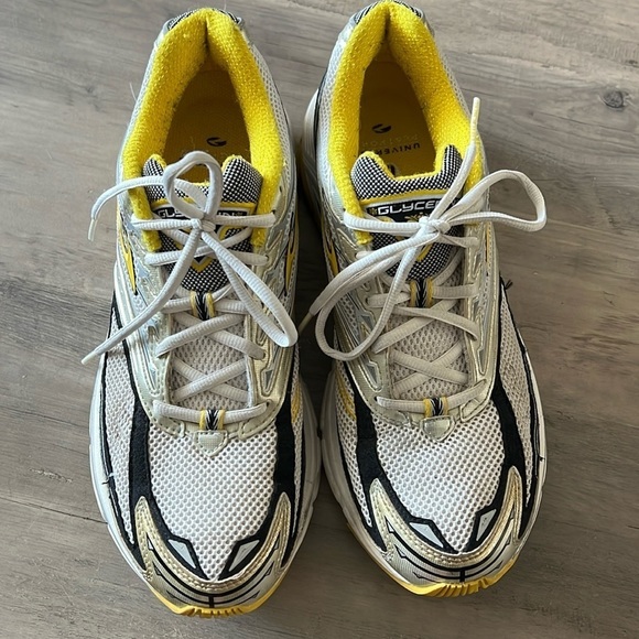 Brooks Other - Brooks Radius 7 Sneakers men’s size 11